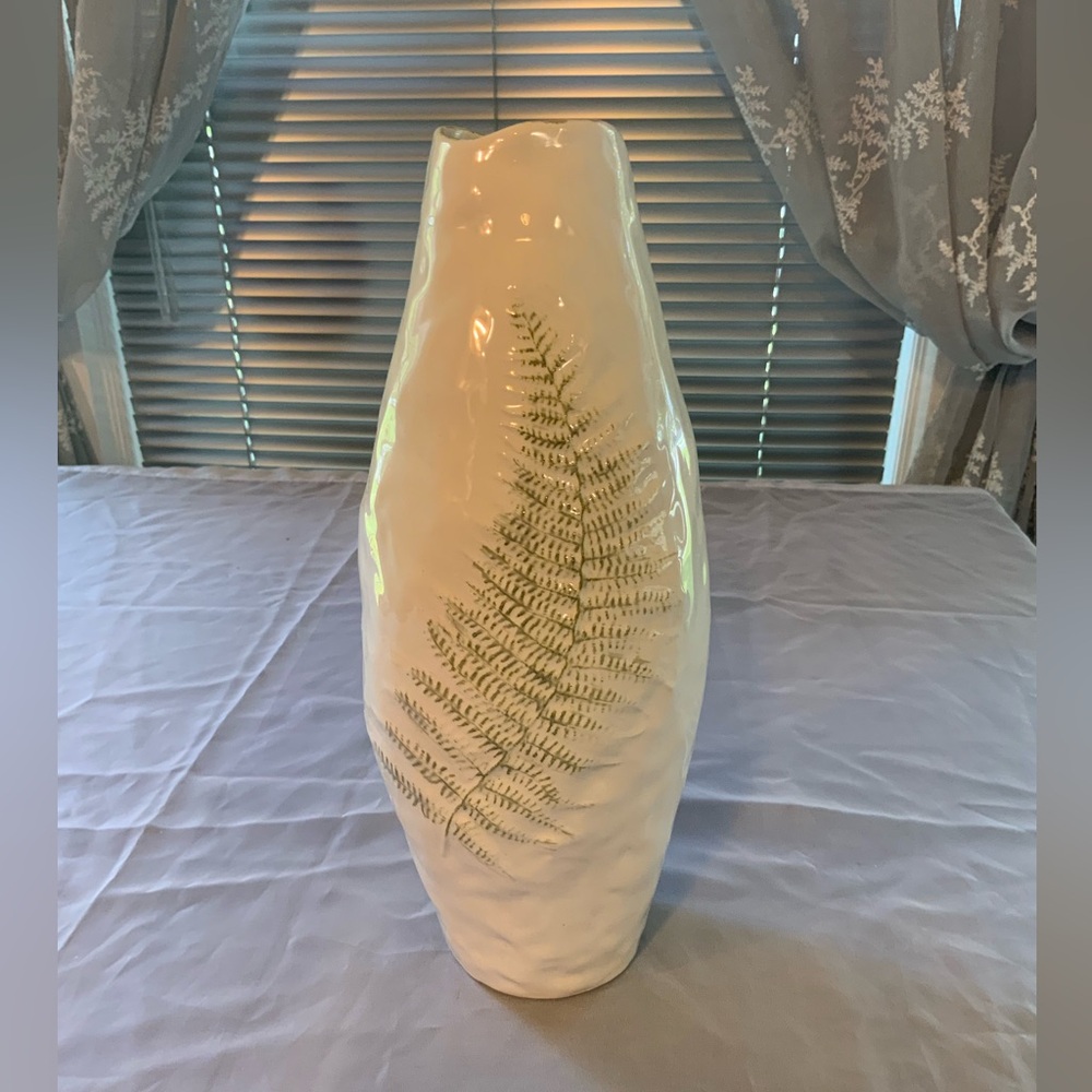Elegant White Vase with Fern Design